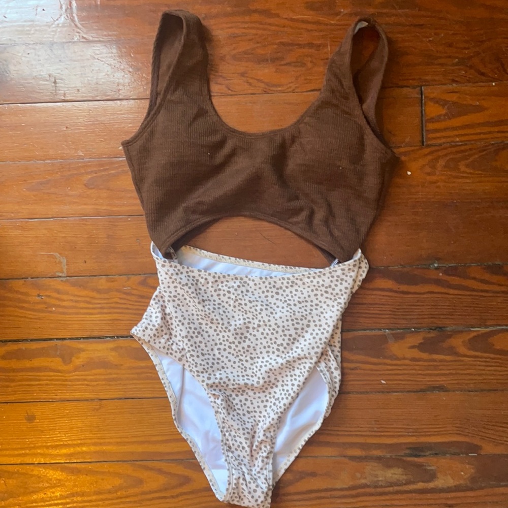 One piece bathing suit